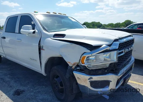 2018 Ram 2500 Laramie 4X4 6'4 Box из США, поврежденный, VIN 3C6UR5FL8JG348297